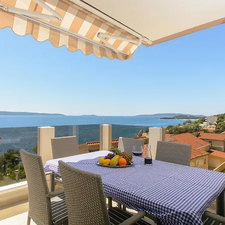 Apartments Villa Atlantis Trogir Exterior photo