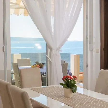 Apartments Villa Atlantis Trogir Exterior photo