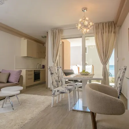 Apartments Villa Atlantis Trogir Exterior photo