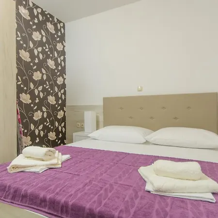 Apartments Villa Atlantis Trogir Exterior photo